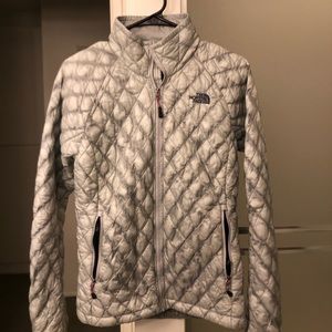 North Face Women’s Thermoball Puffer Gray Packable Jacket Size Extra Small XS